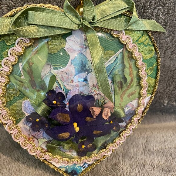 Wayne M. Kleski Vintage Wall Heart With Pressed Flowers Domed Tassel - Picture 2 of 9